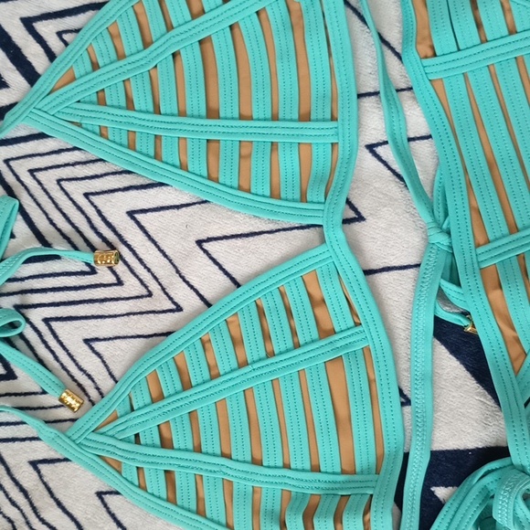 Beach Bunny Hard Summer XL Tri Top Tie Side Skimpy Bottom Aqua NWT - Picture 3 of 9
